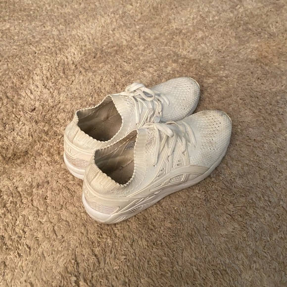Asics gel kayano trainer knit size 8. Just need a good cleaning. - Picture 2 of 4